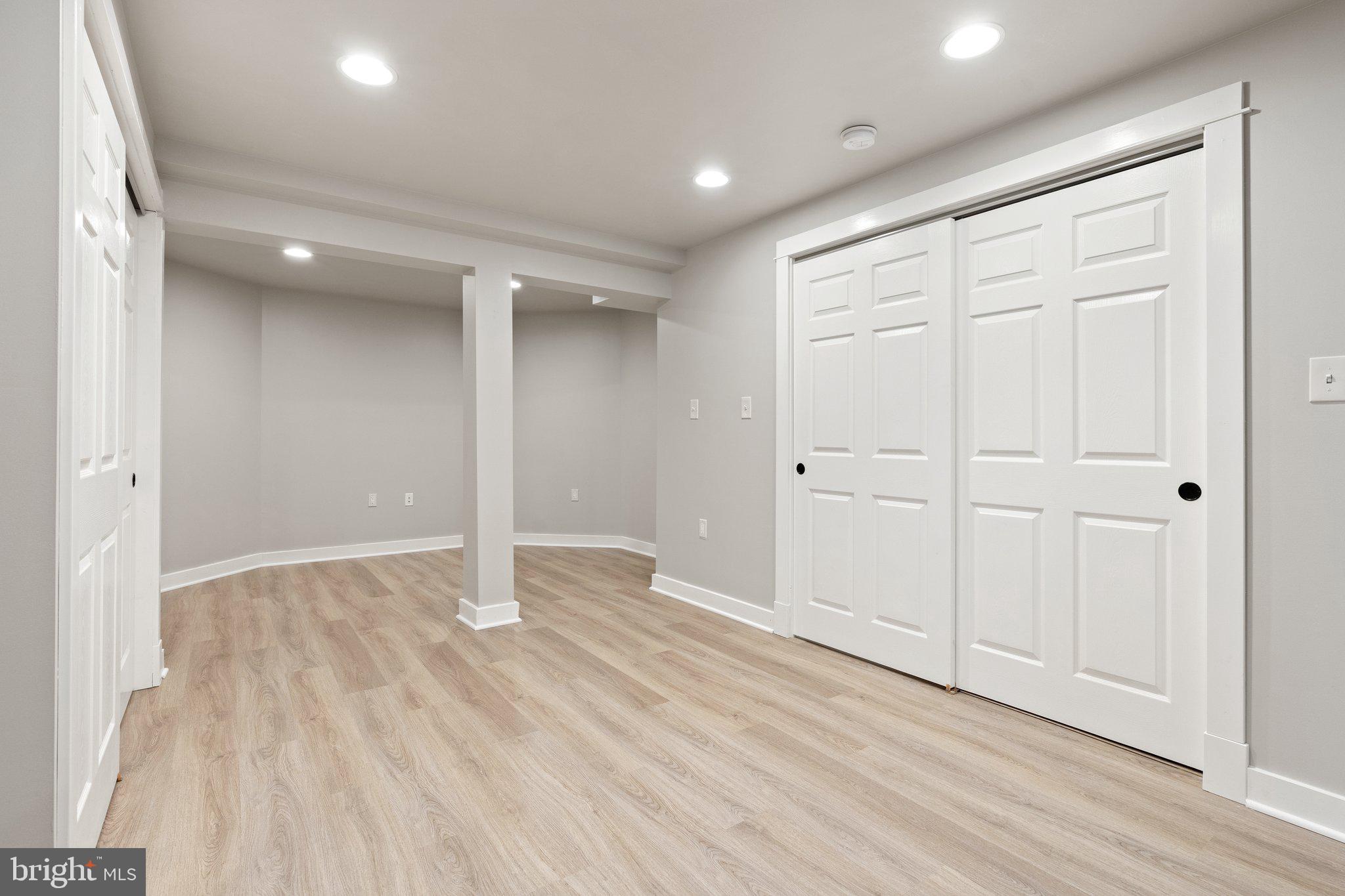 LOVETTSVILLE - Residential