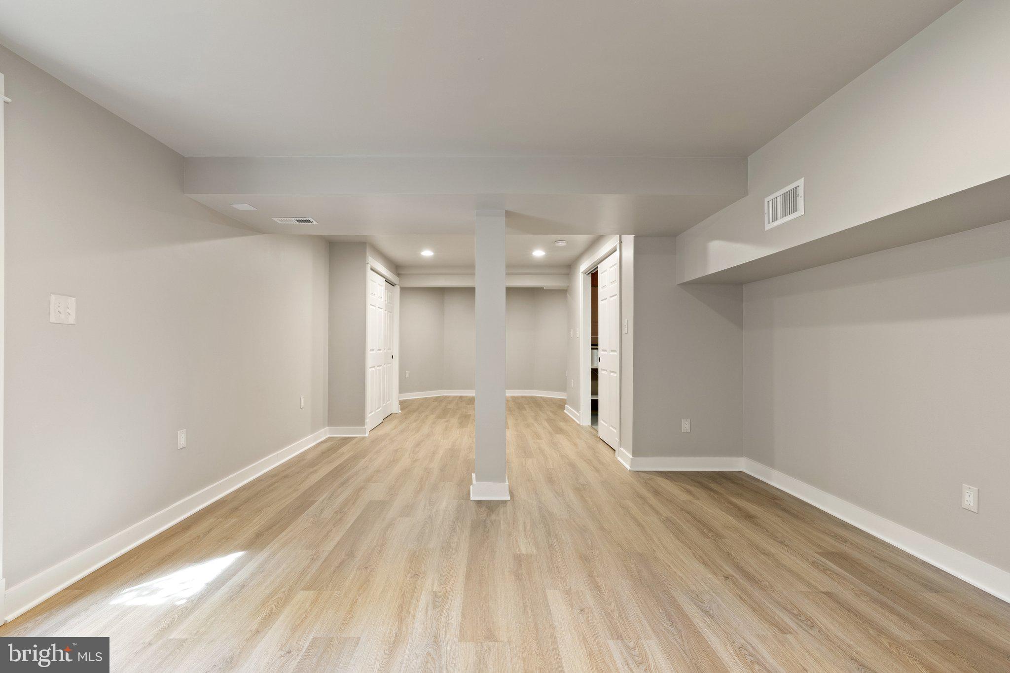 LOVETTSVILLE - Residential