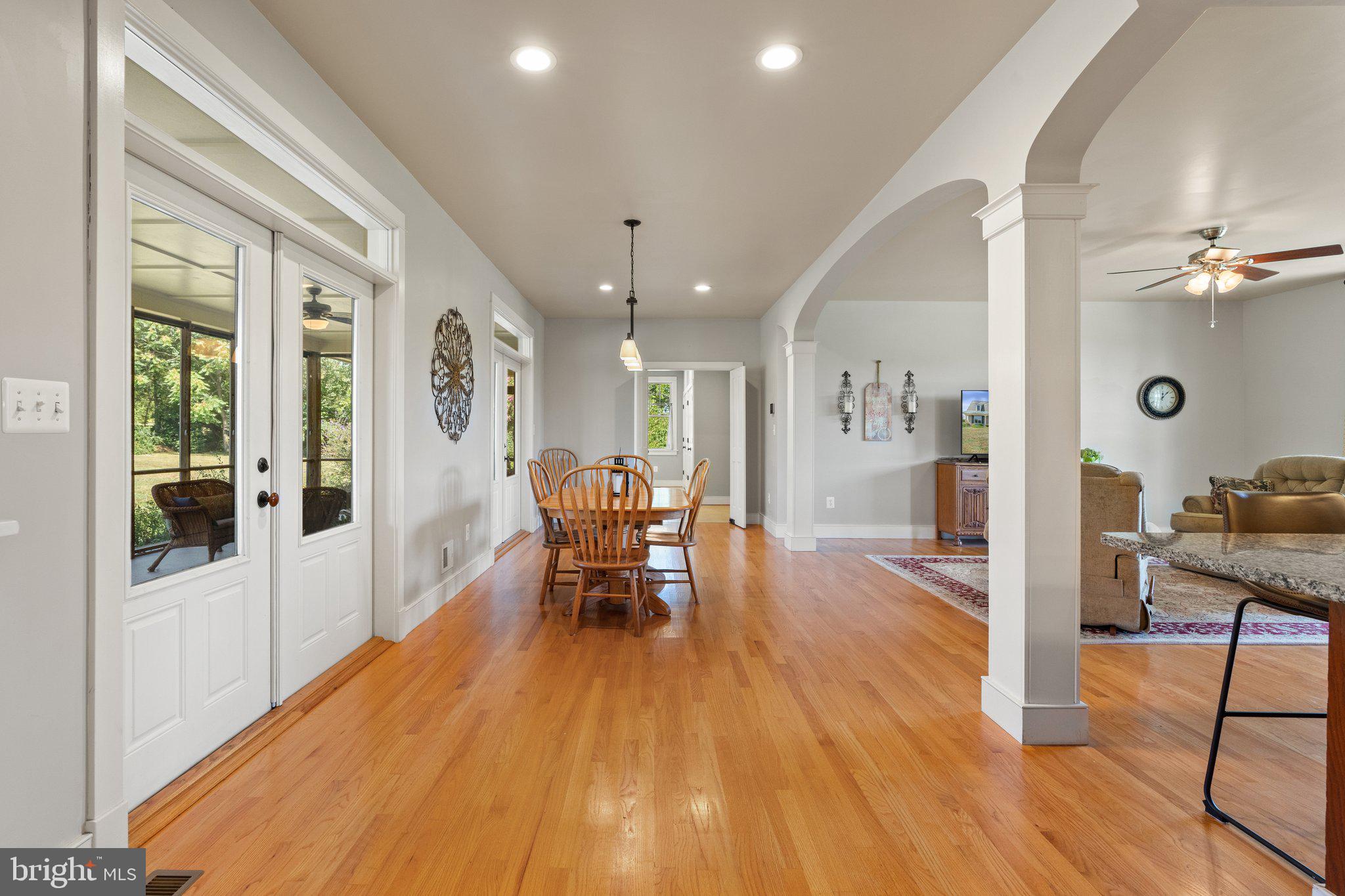 LOVETTSVILLE - Residential