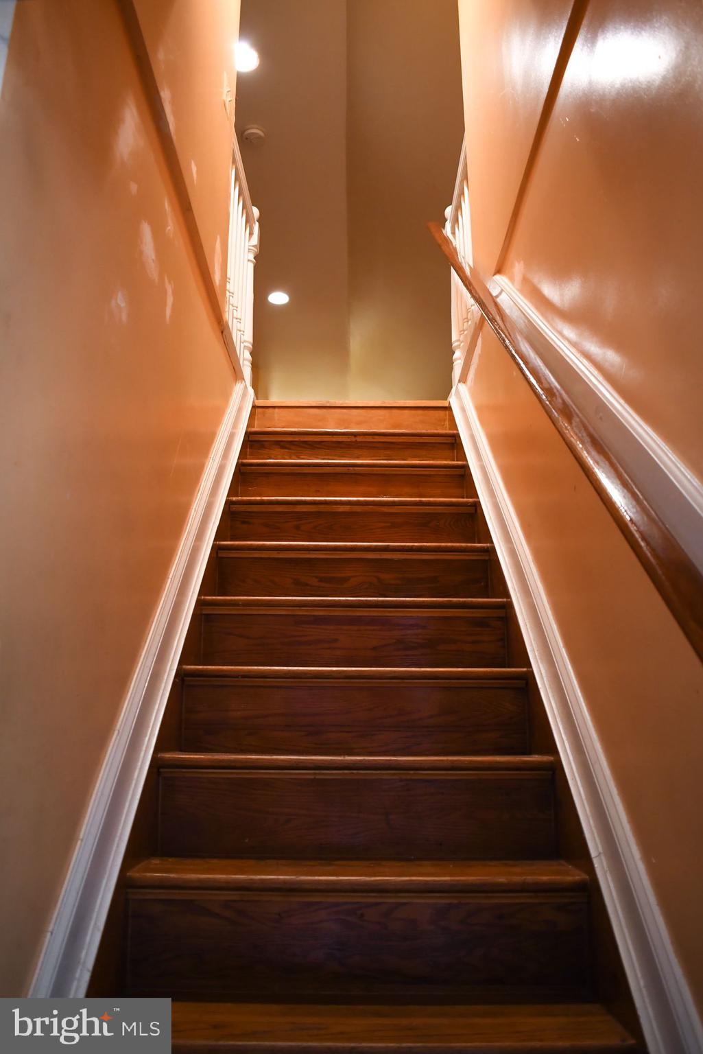 NORTH WOODRIDGE - Residential