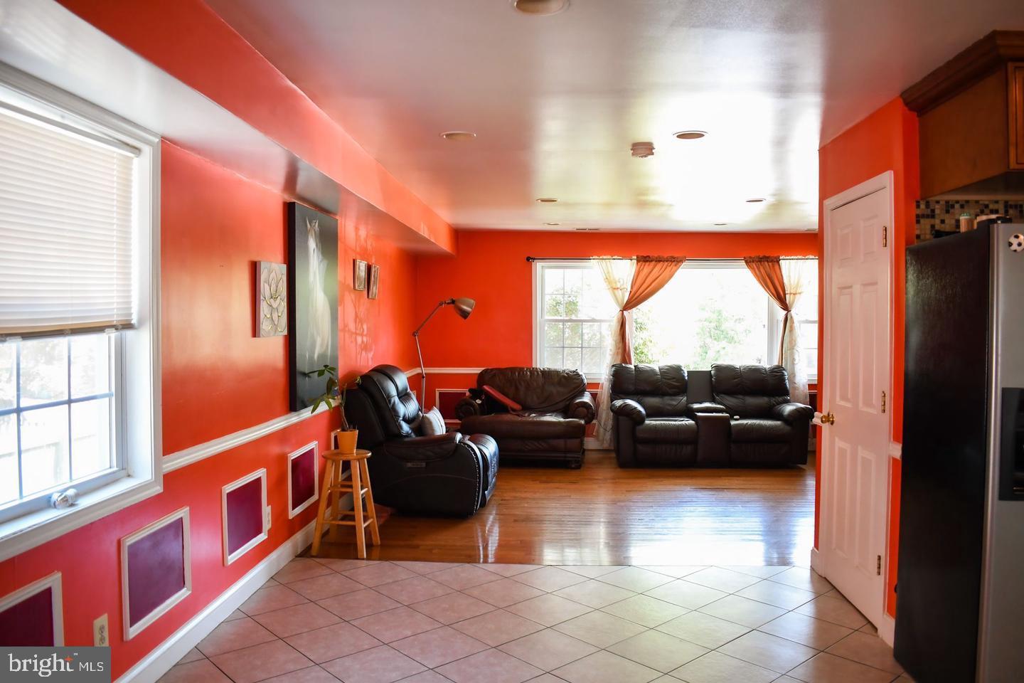 NORTH WOODRIDGE - Residential