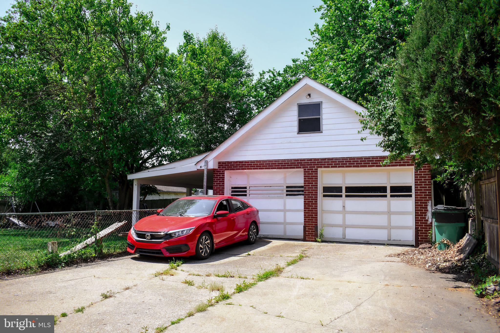 NORTH WOODRIDGE - Residential