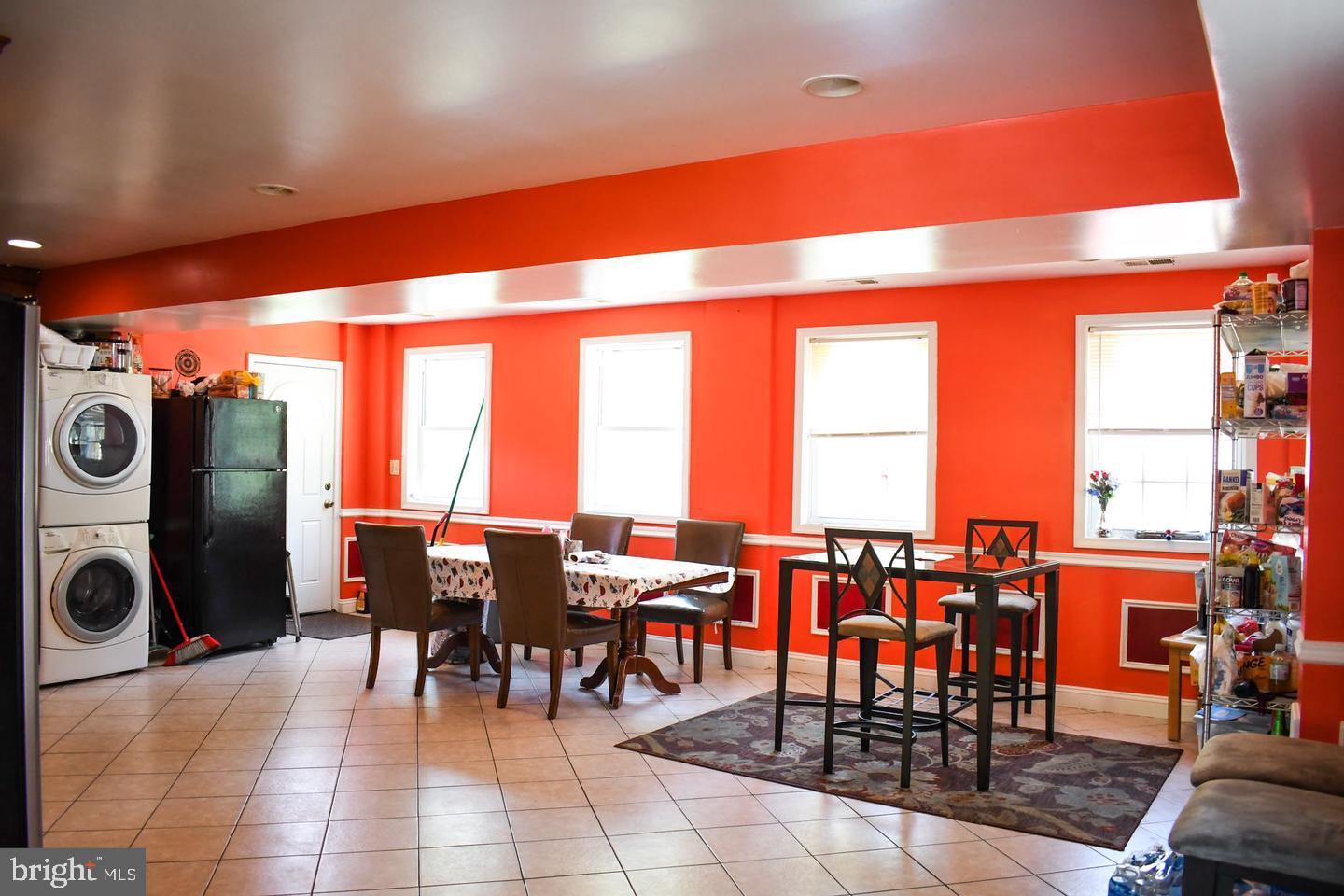 NORTH WOODRIDGE - Residential