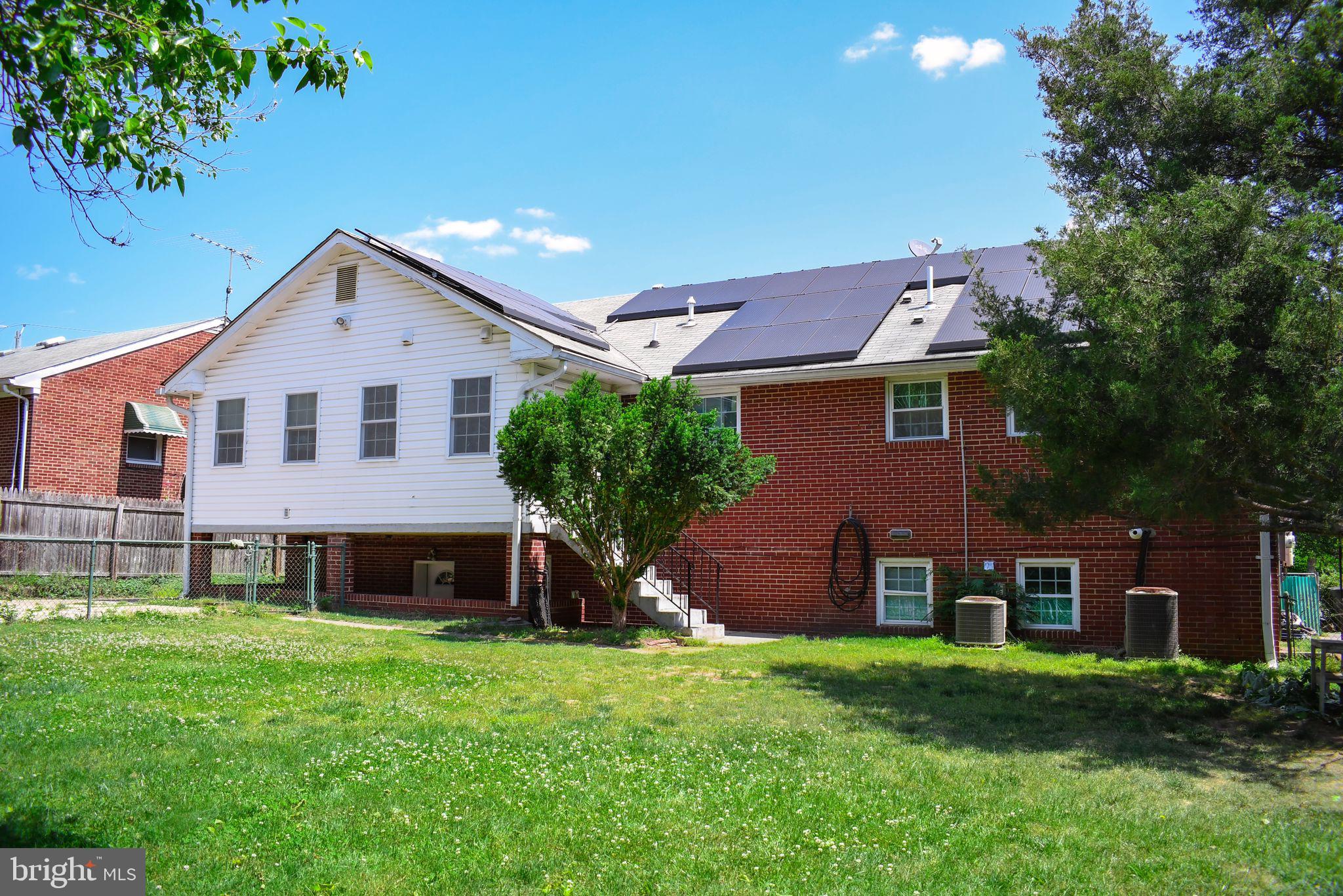 NORTH WOODRIDGE - Residential