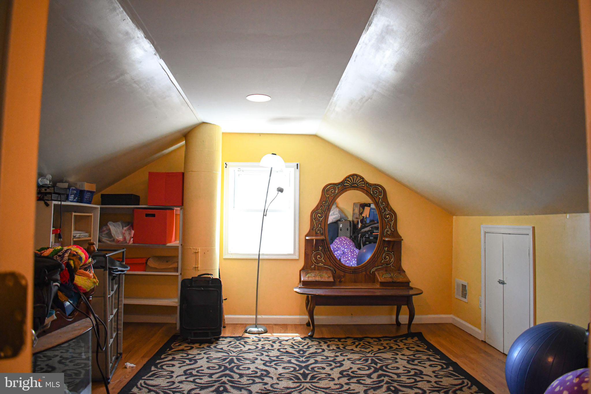 NORTH WOODRIDGE - Residential