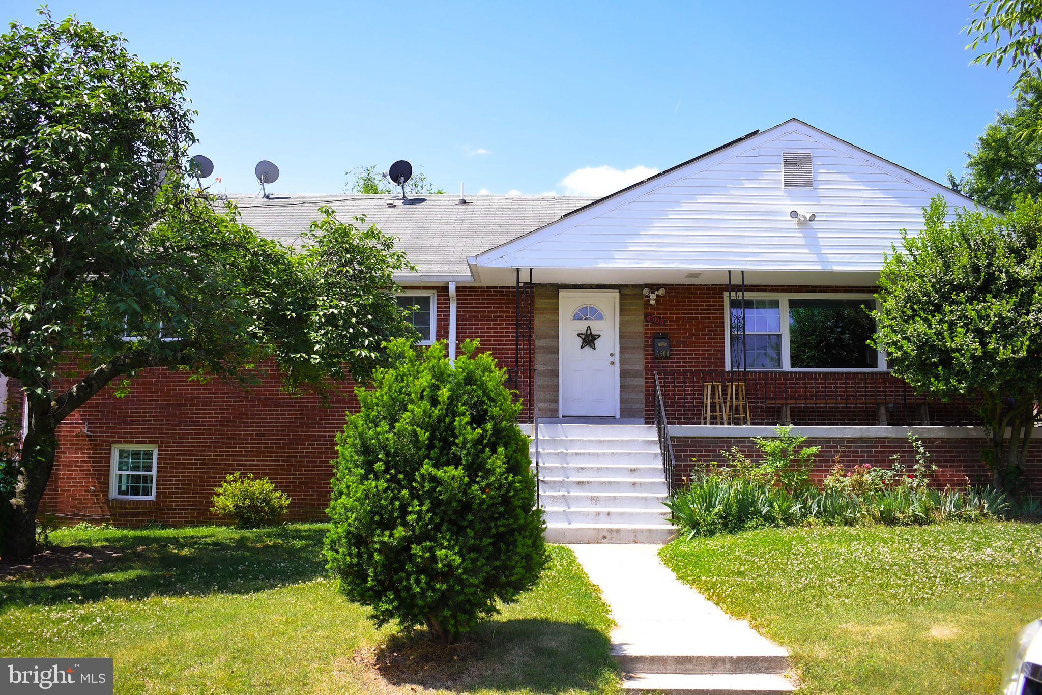 NORTH WOODRIDGE - Residential