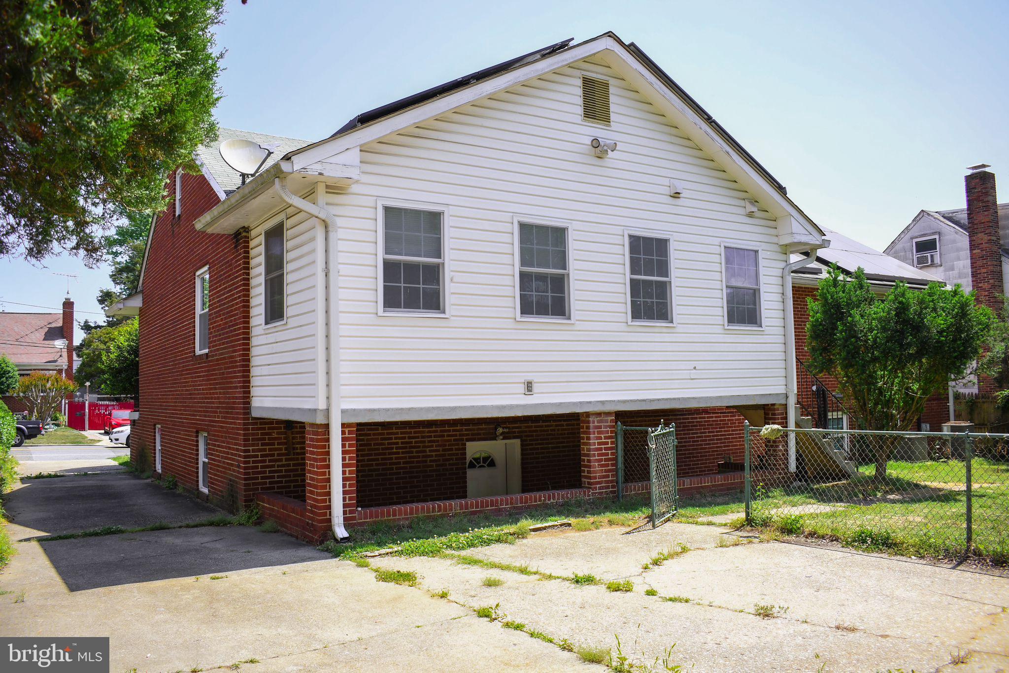 NORTH WOODRIDGE - Residential