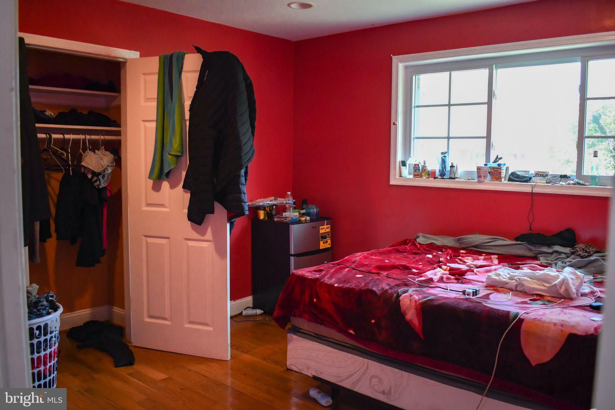 NORTH WOODRIDGE - Residential