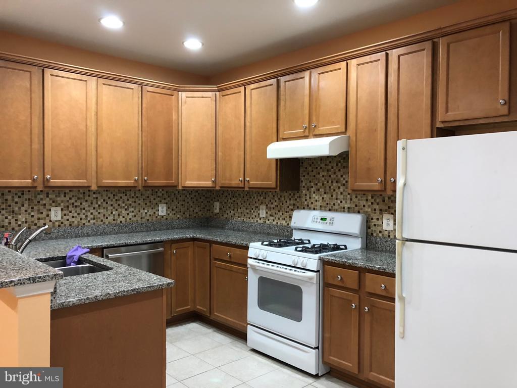 FAIRCREST - Residential Lease