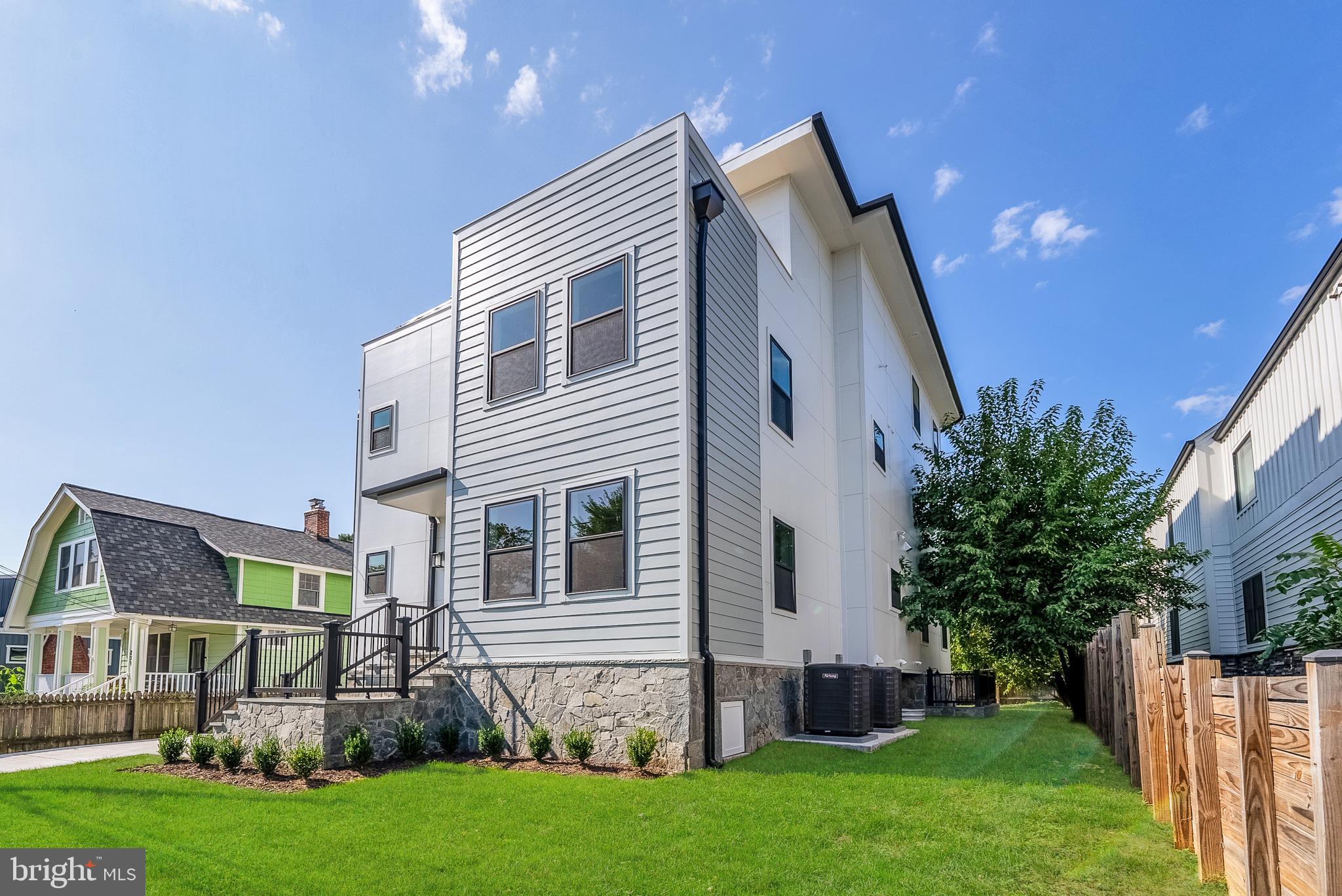 LYON PARK - Residential