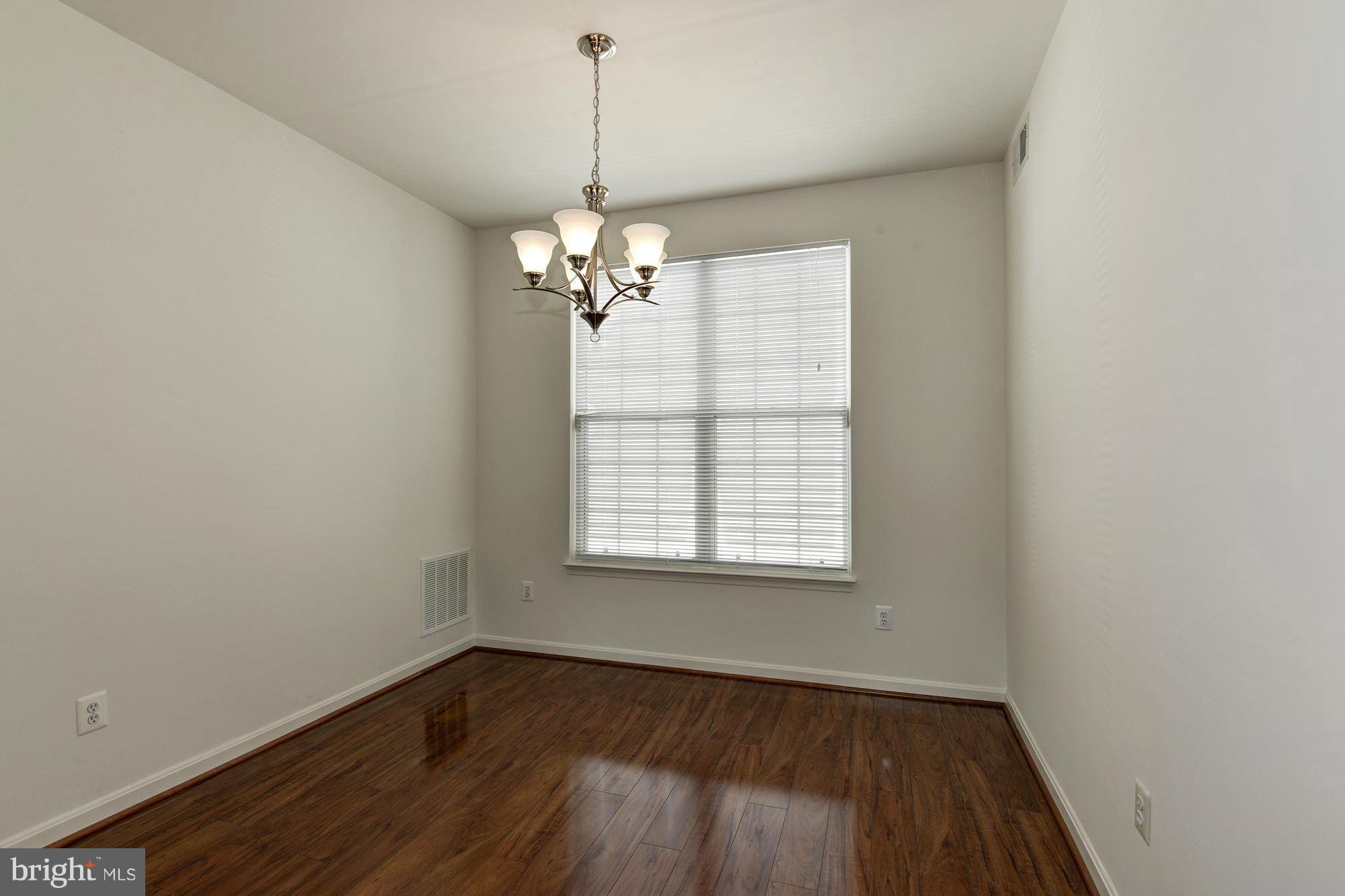 SOUTH RIDING - Residential