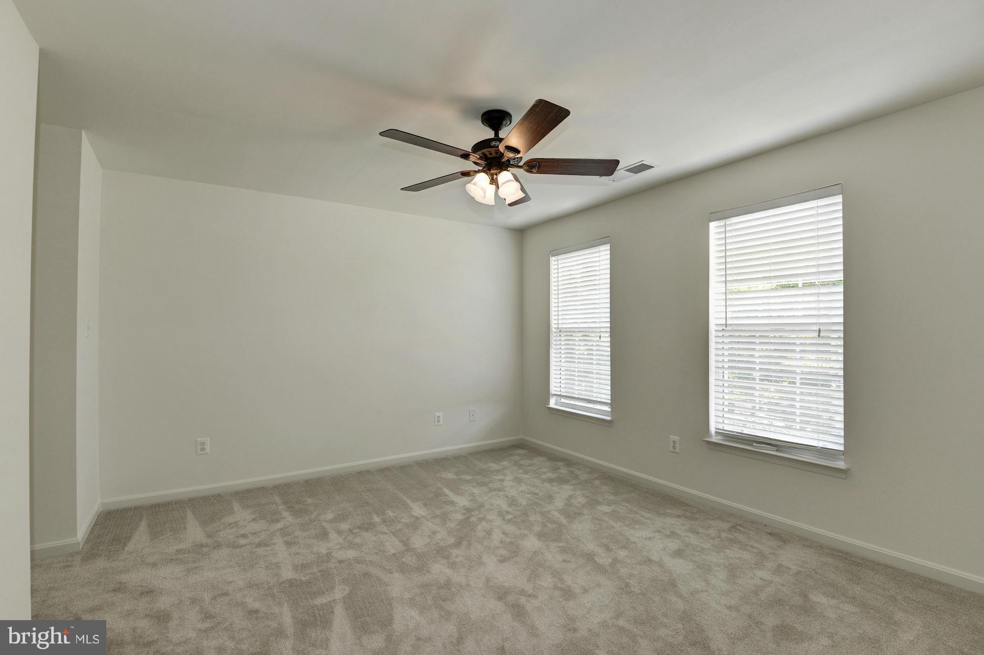 SOUTH RIDING - Residential