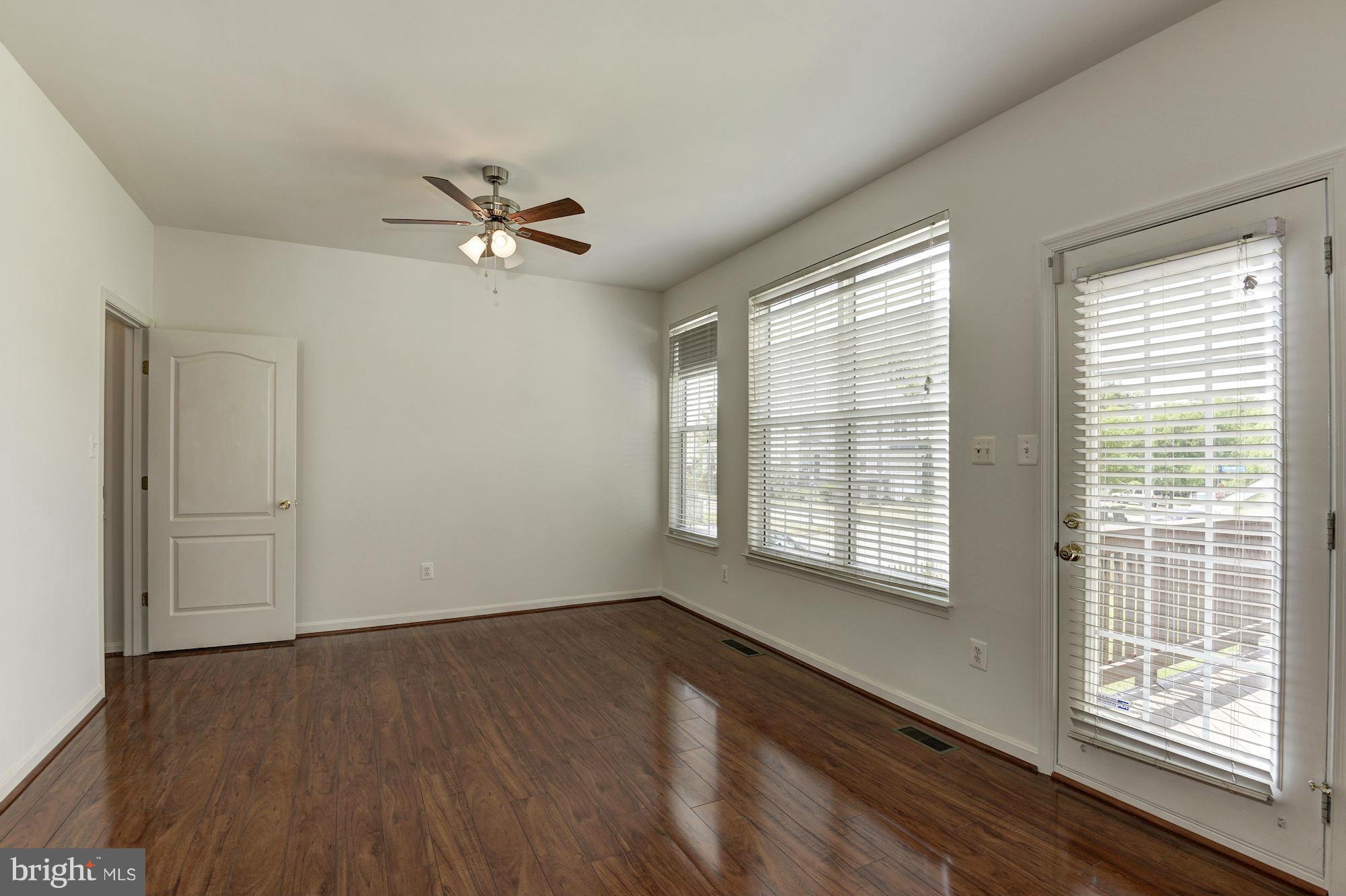 SOUTH RIDING - Residential