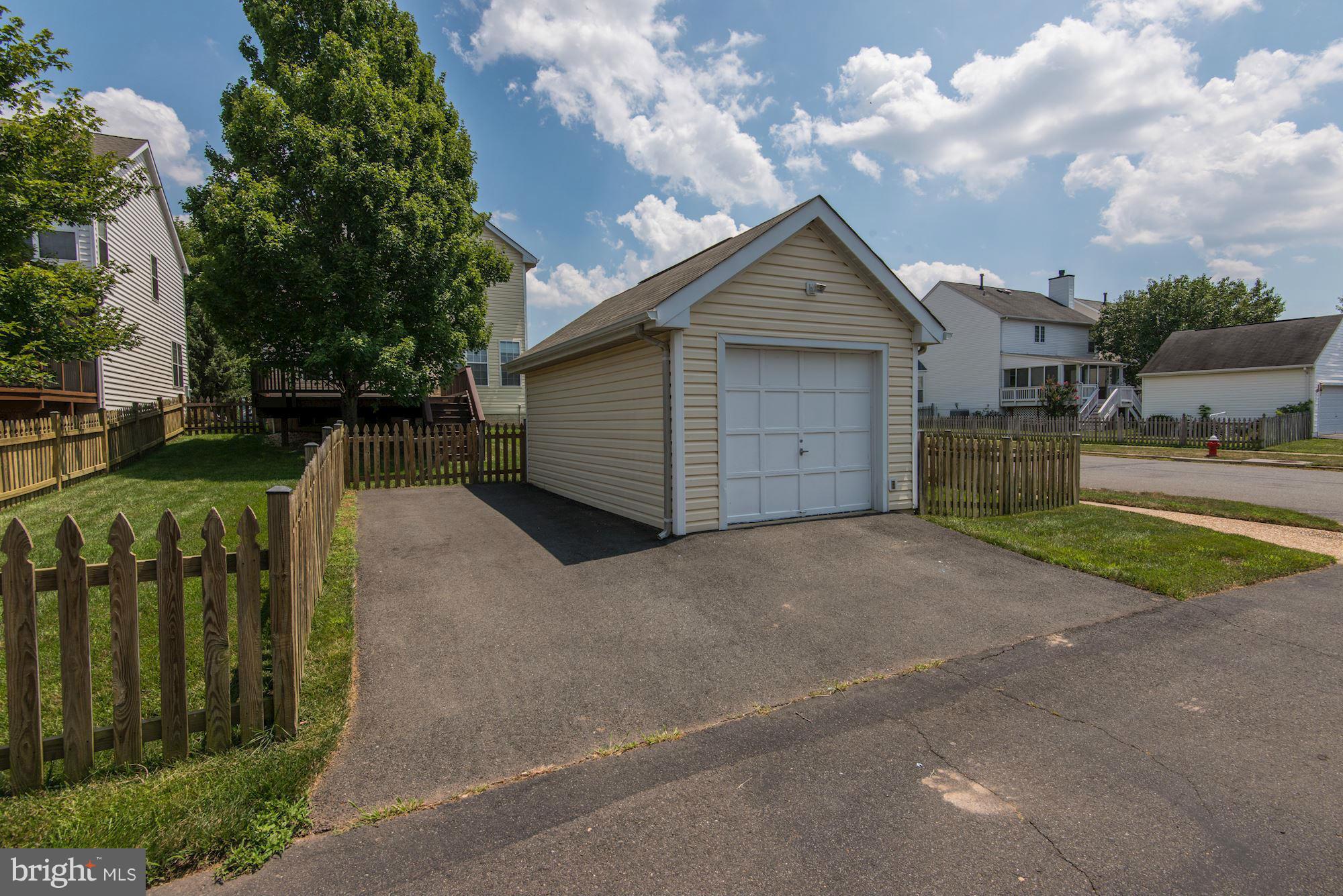 SOUTH RIDING - Residential