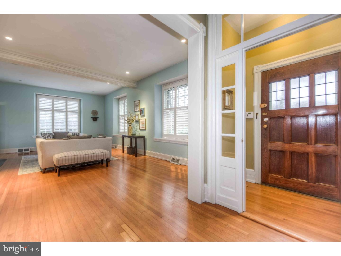 CHESTNUT HILL - Residential