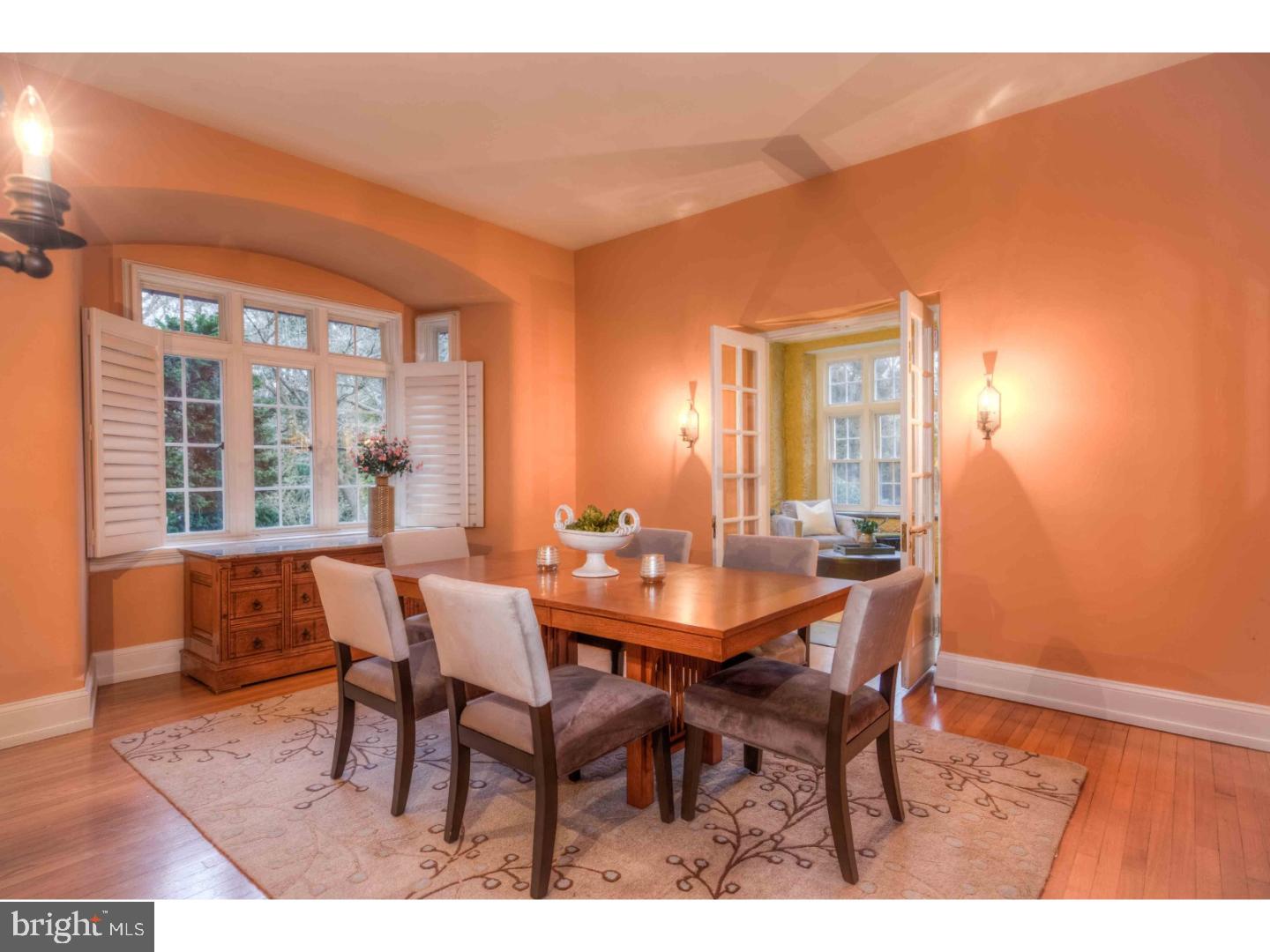 CHESTNUT HILL - Residential