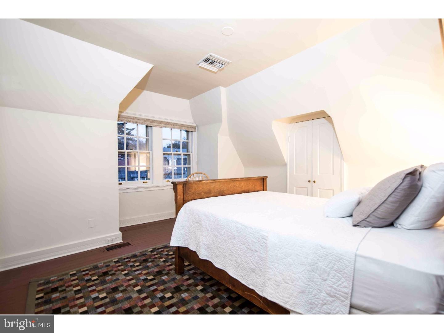 CHESTNUT HILL - Residential