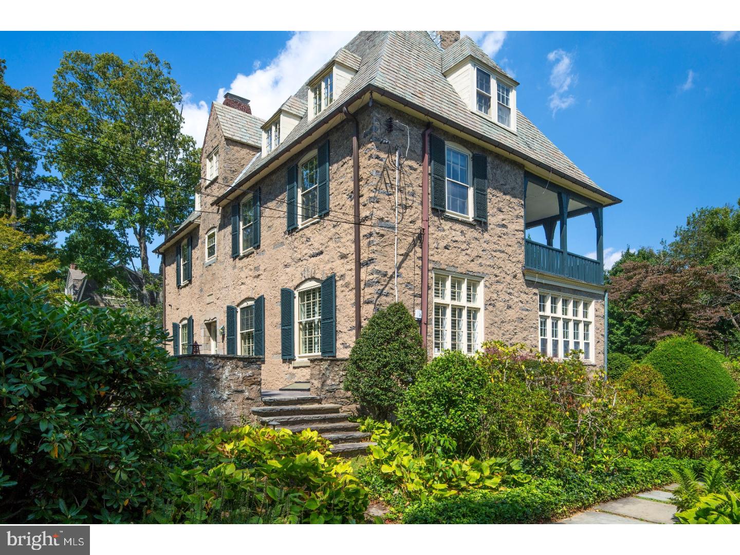 CHESTNUT HILL - Residential