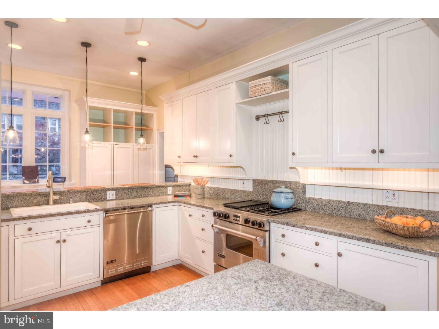 CHESTNUT HILL - Residential