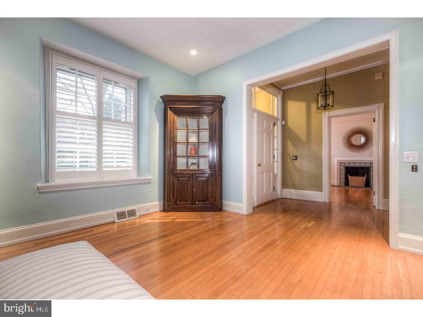 CHESTNUT HILL - Residential