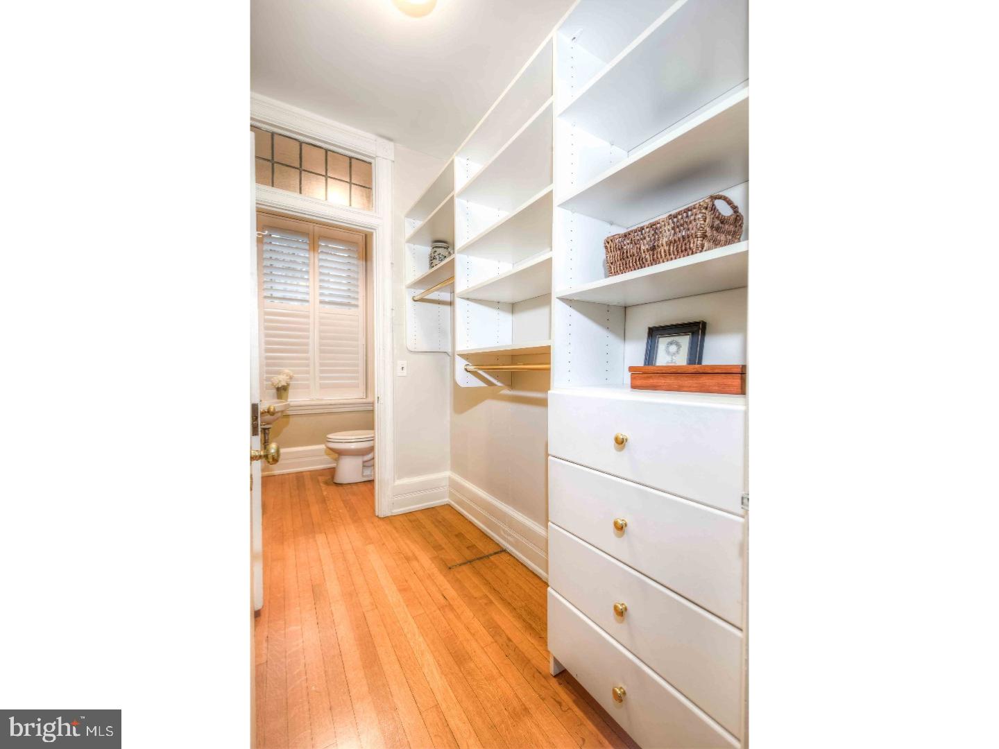 CHESTNUT HILL - Residential