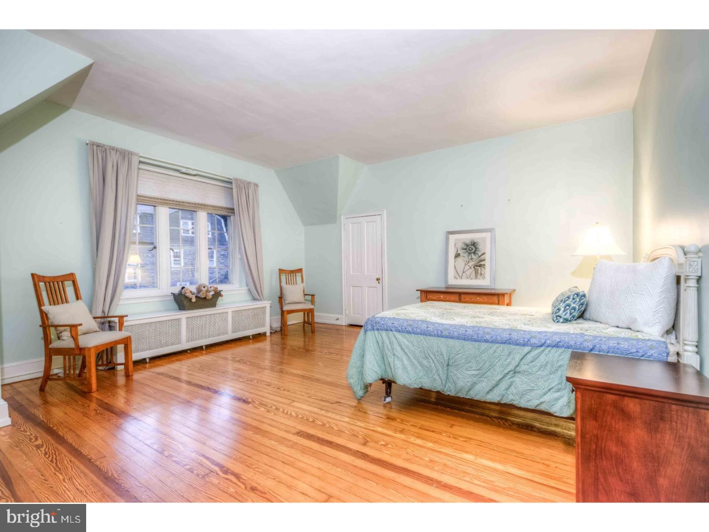 CHESTNUT HILL - Residential