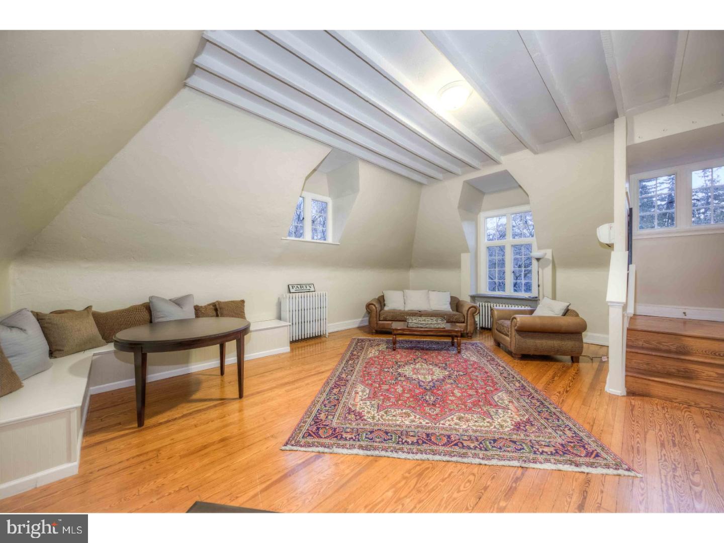 CHESTNUT HILL - Residential