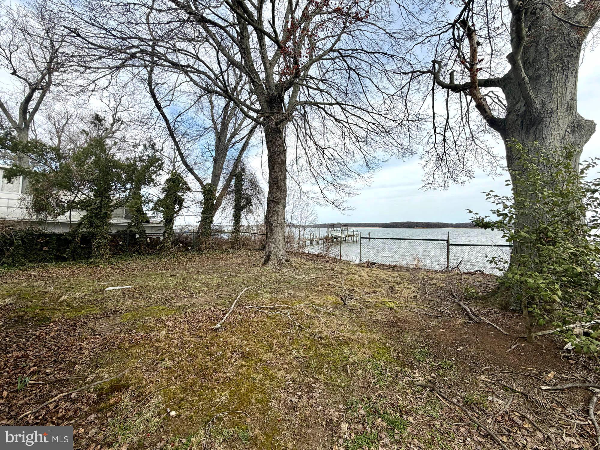 MERRITT SHORES - Residential