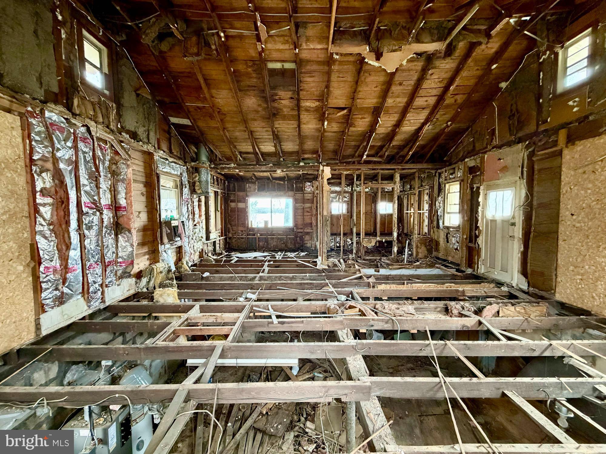 MERRITT SHORES - Residential