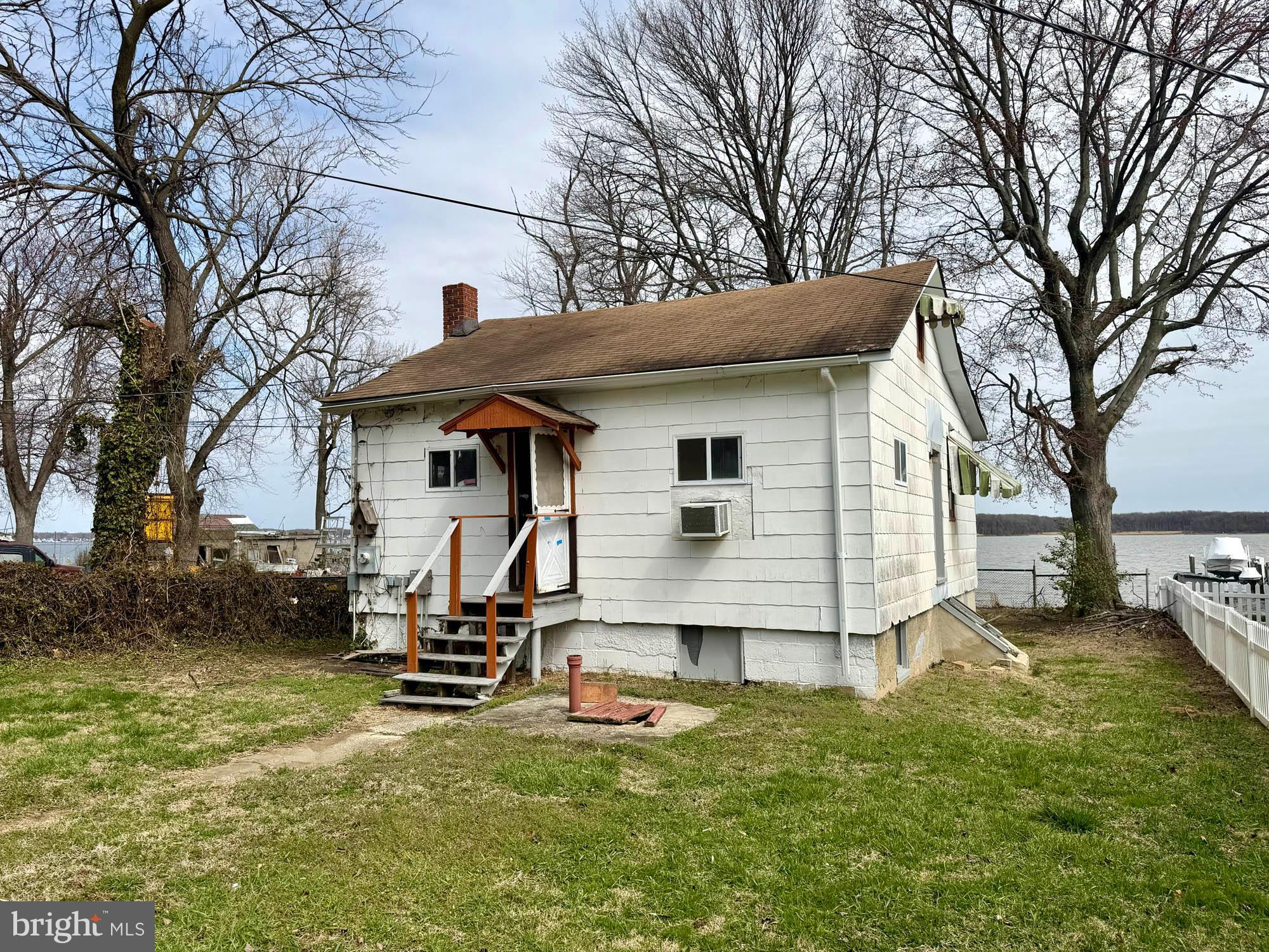 MERRITT SHORES - Residential