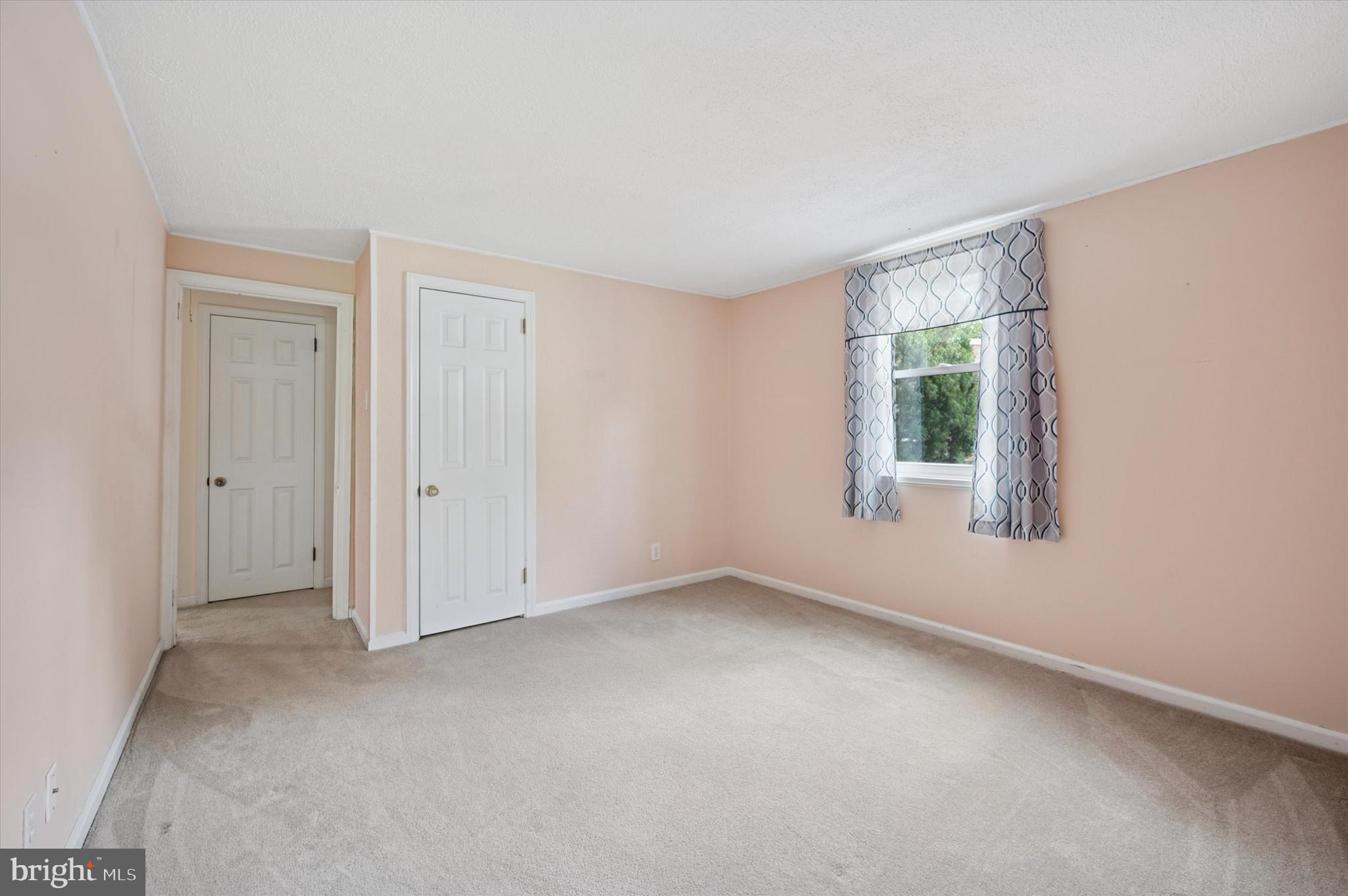 PLYMOUTH VALLEY - Residential