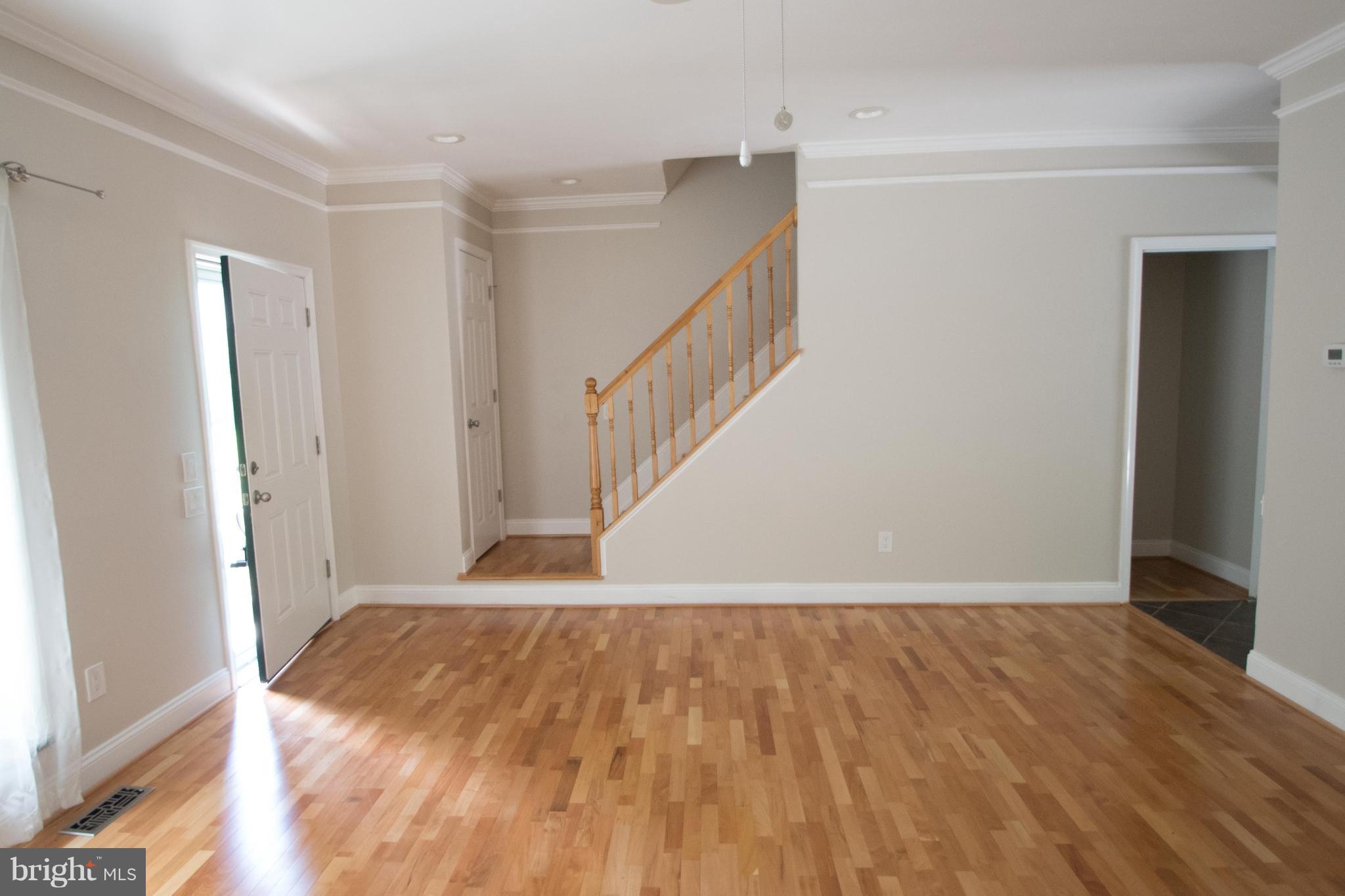 CARNABY SQUARE - Residential Lease