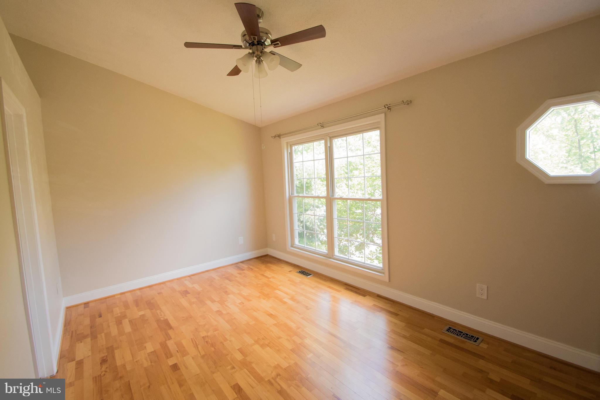 CARNABY SQUARE - Residential Lease