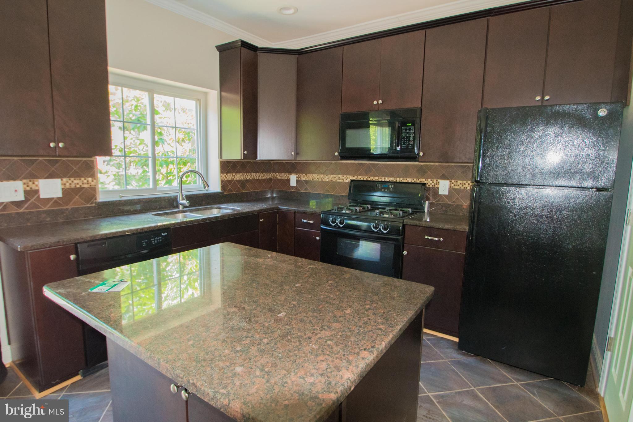 CARNABY SQUARE - Residential Lease