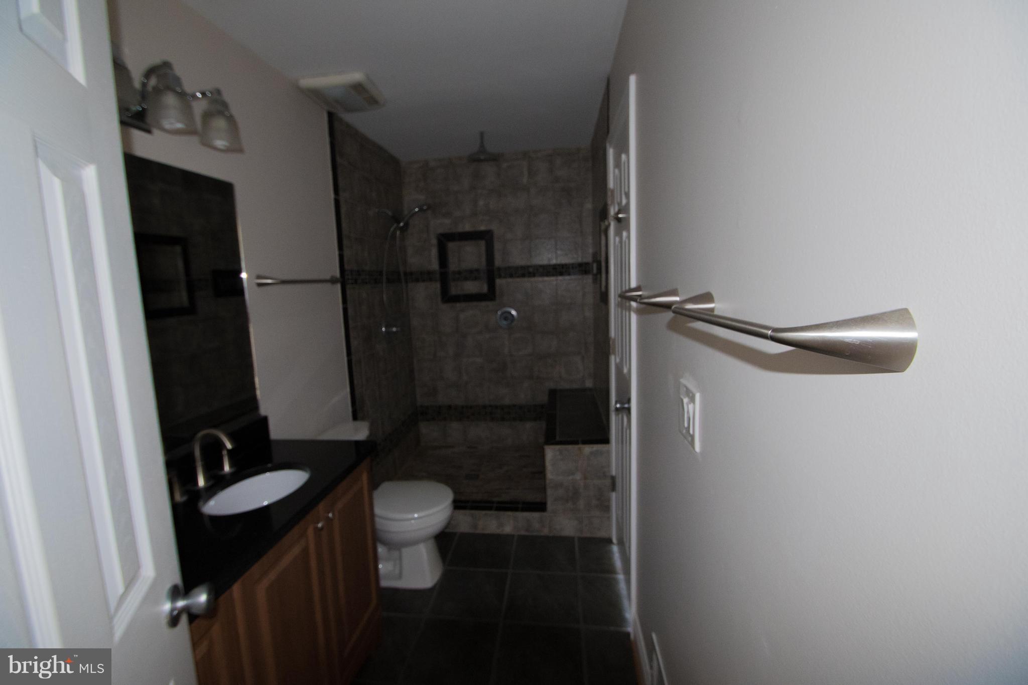 CARNABY SQUARE - Residential Lease