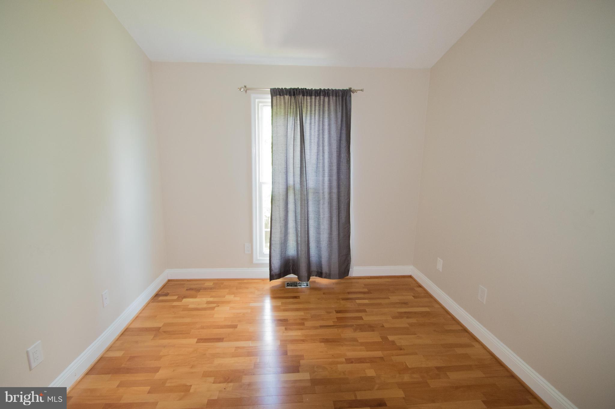 CARNABY SQUARE - Residential Lease