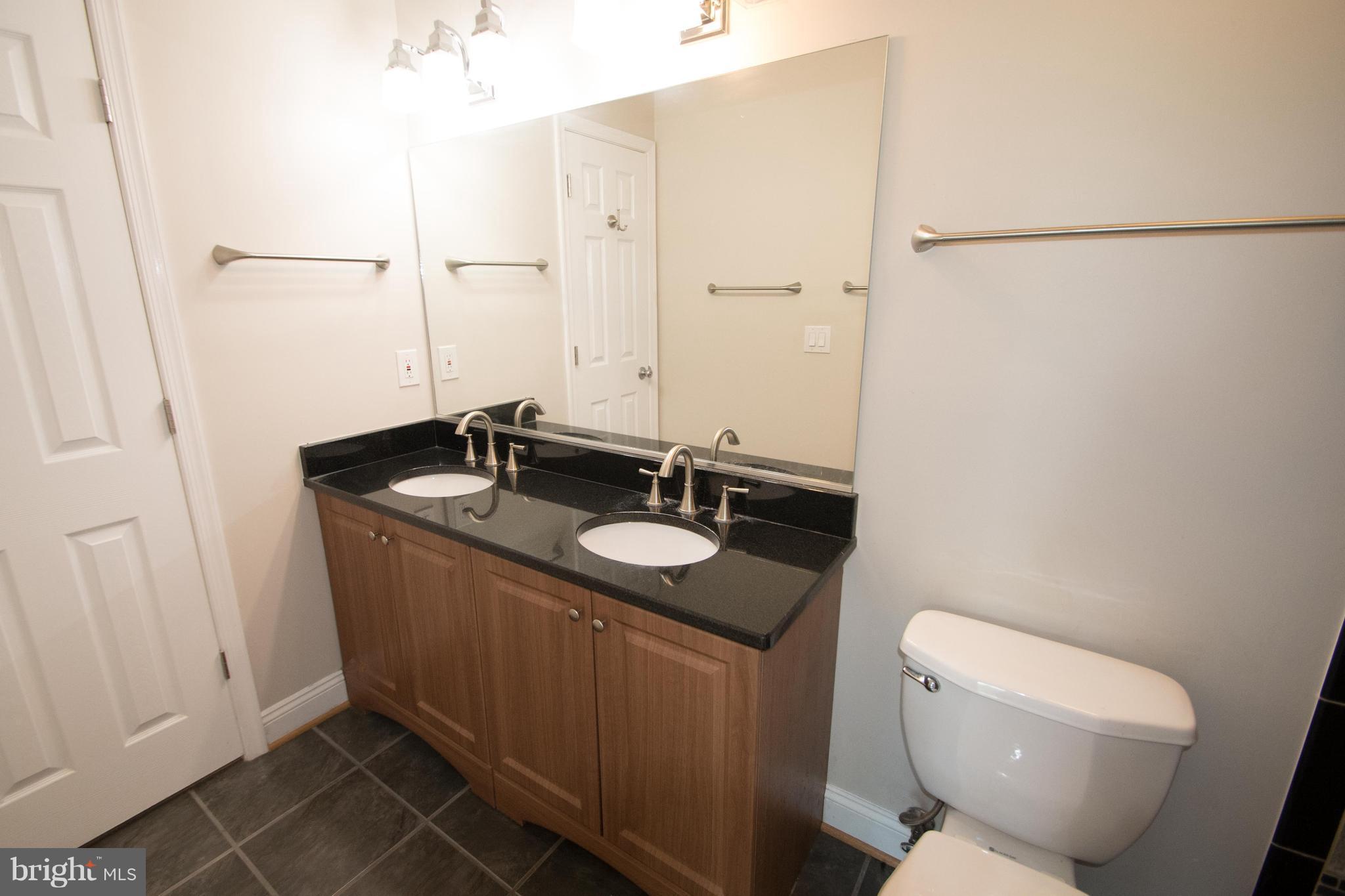 CARNABY SQUARE - Residential Lease