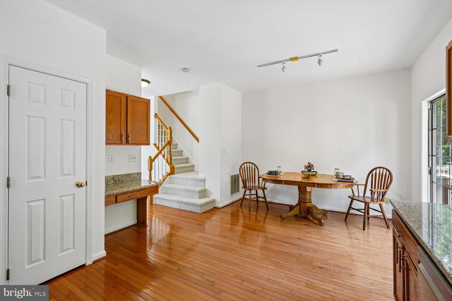 BROADLANDS - Residential