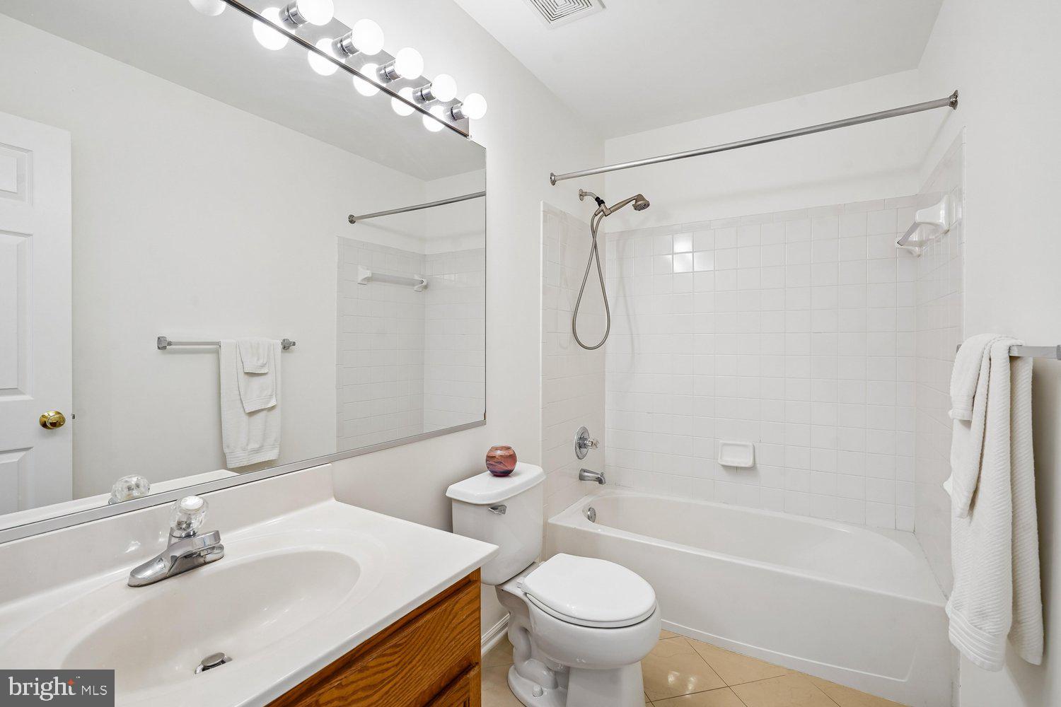 BROADLANDS - Residential