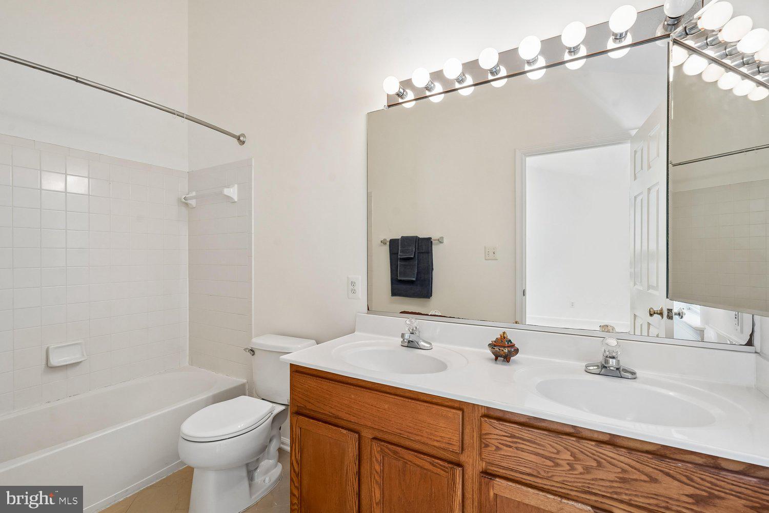 BROADLANDS - Residential