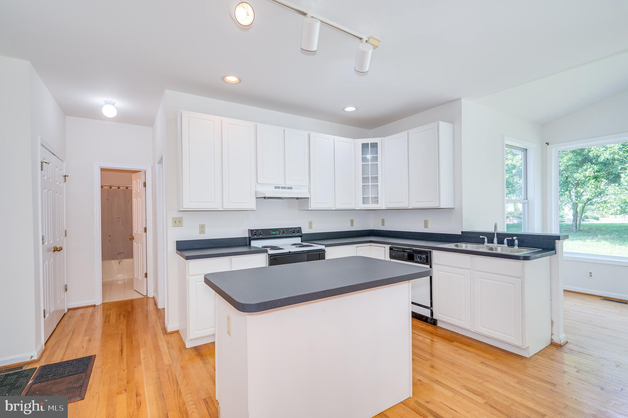 STONE BROOK - Residential