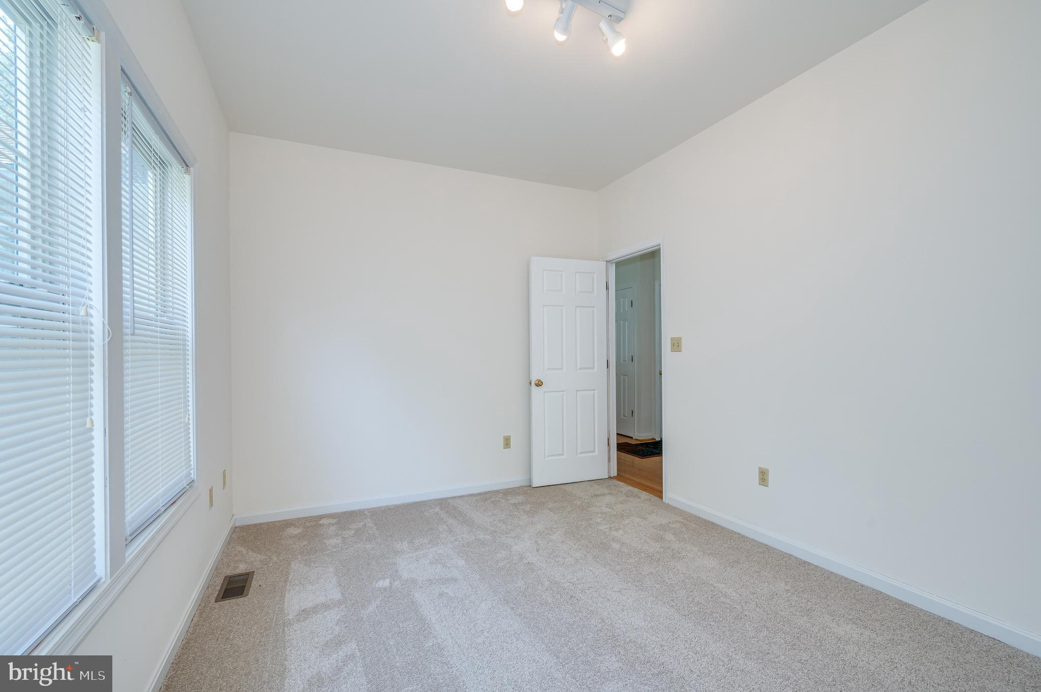 STONE BROOK - Residential