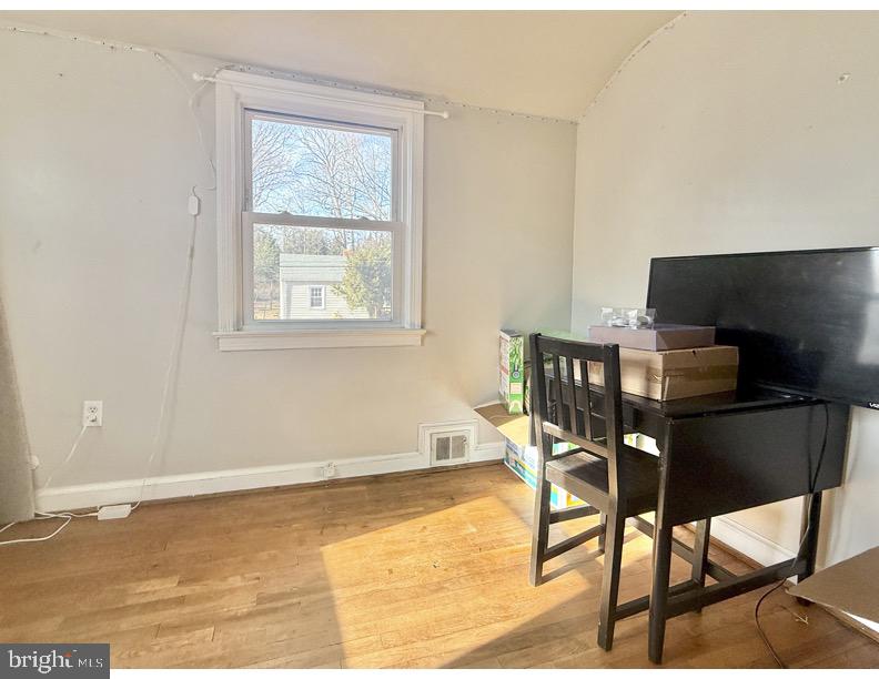 HOLLYWOOD ON THE HILL - Residential