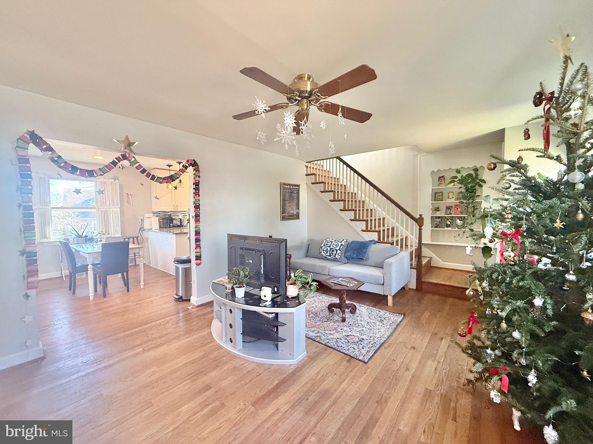 HOLLYWOOD ON THE HILL - Residential