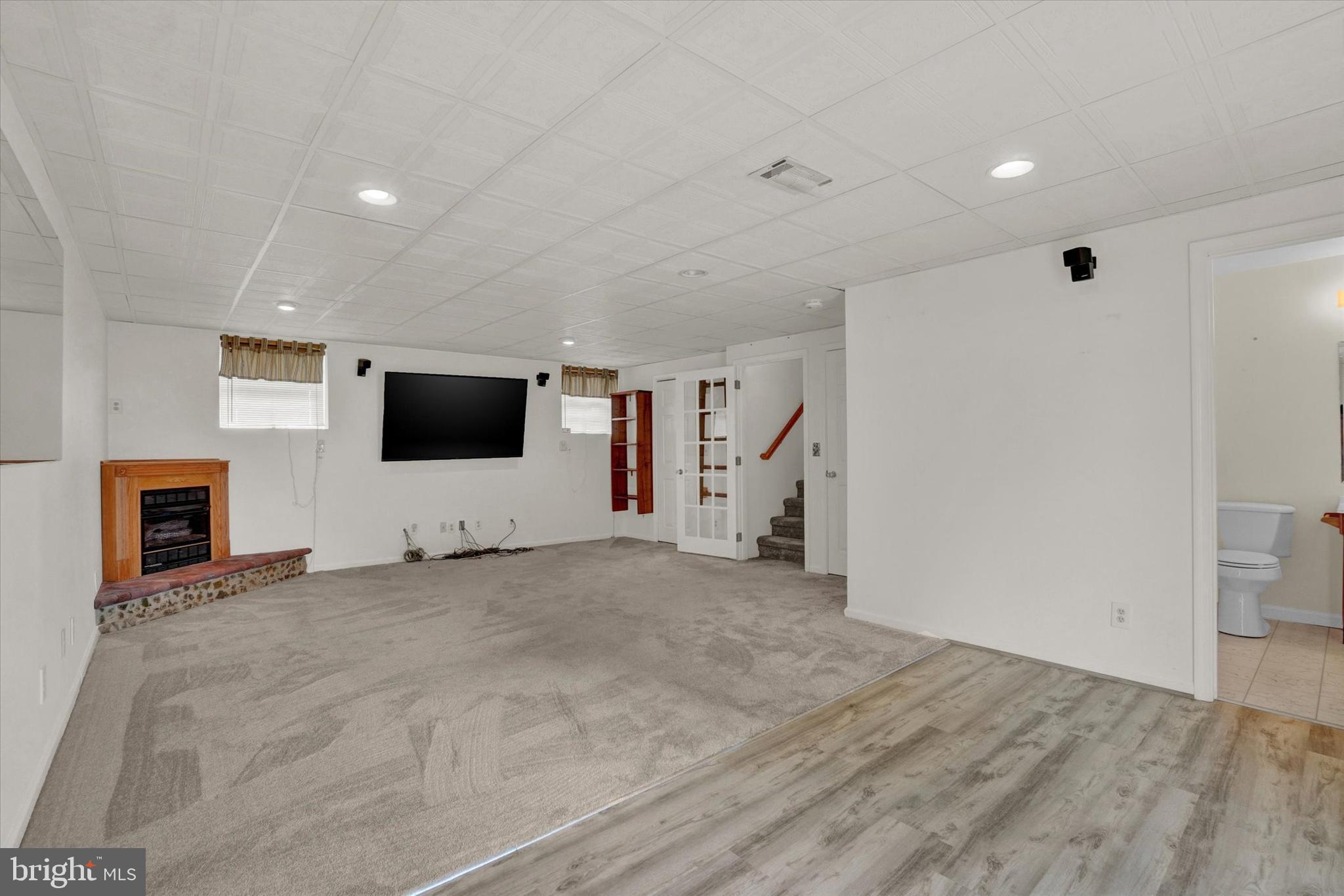 STEWARTSTOWN STATION - Residential