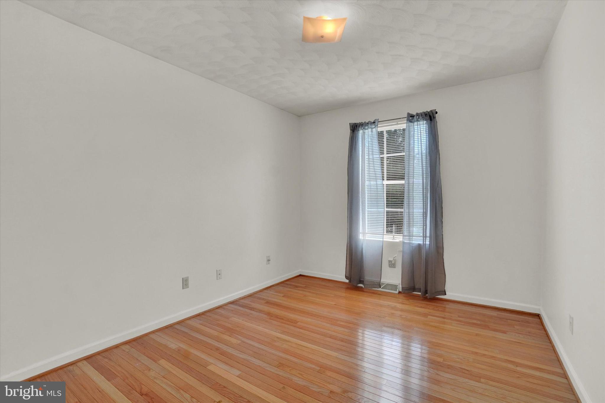 STEWARTSTOWN STATION - Residential