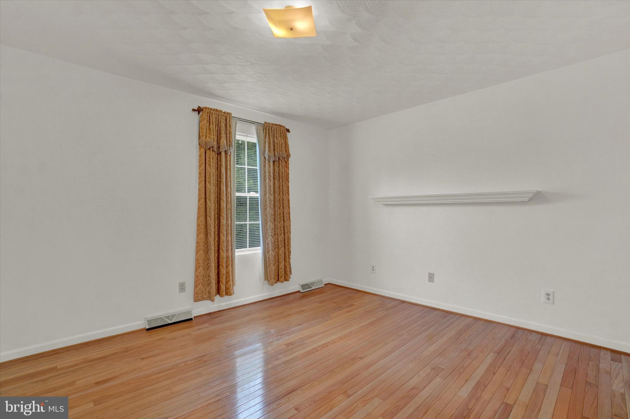 STEWARTSTOWN STATION - Residential