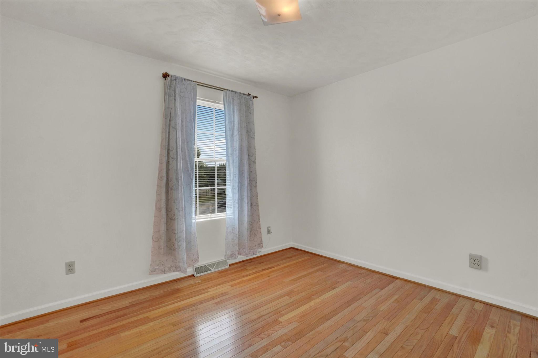STEWARTSTOWN STATION - Residential