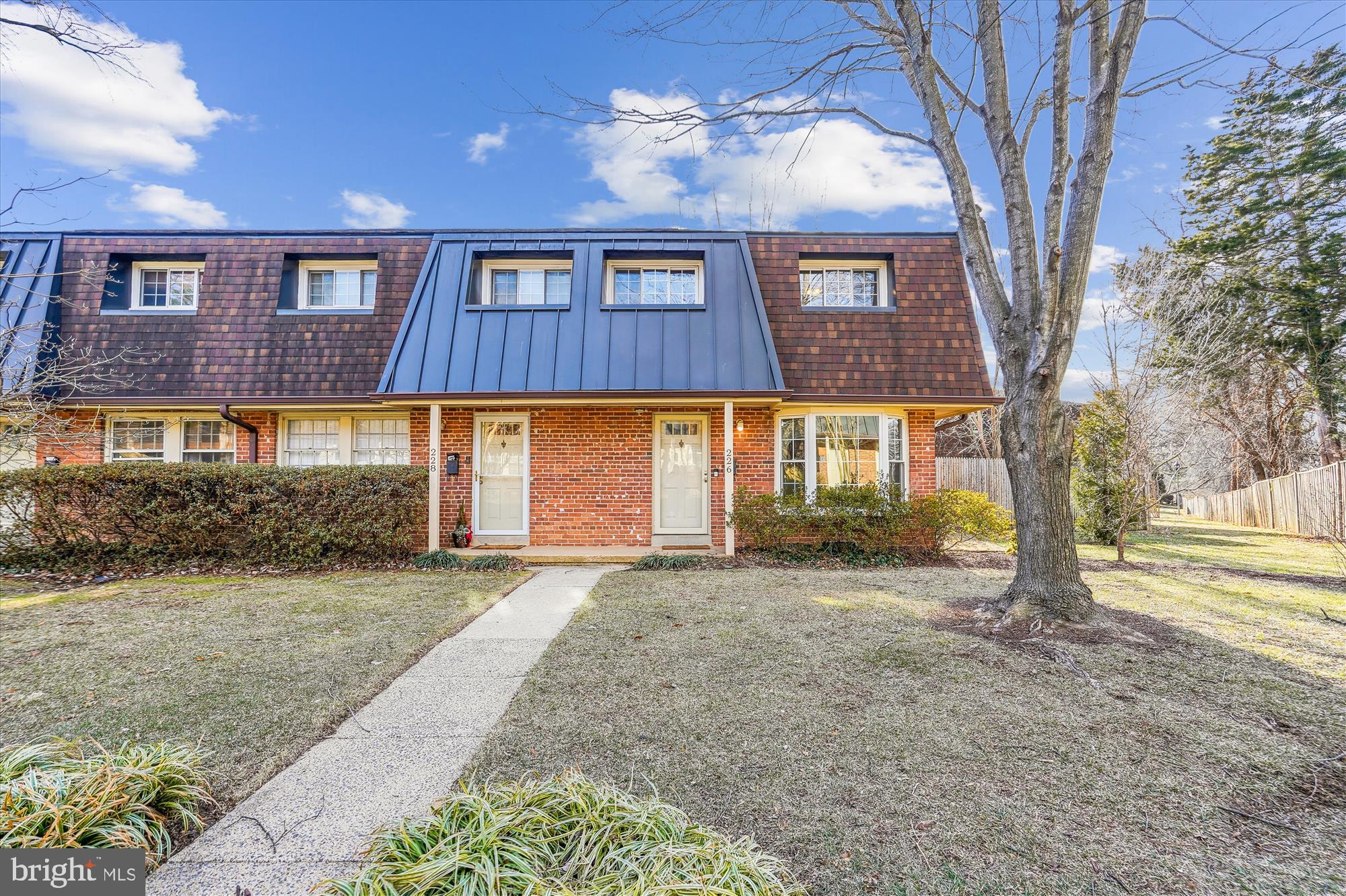 WINTER HILL - Residential