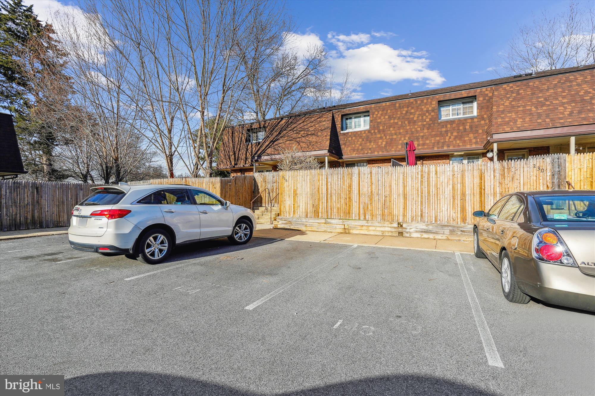 WINTER HILL - Residential